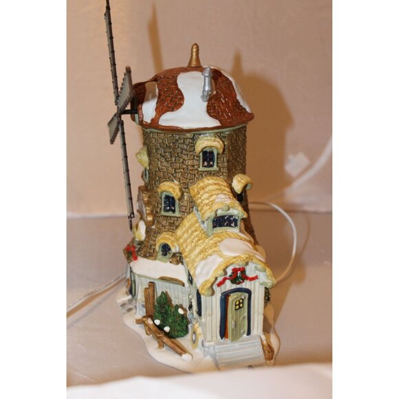 Lemax Harvest Crossing - East Moorland Windmill - Picture 4 of 6